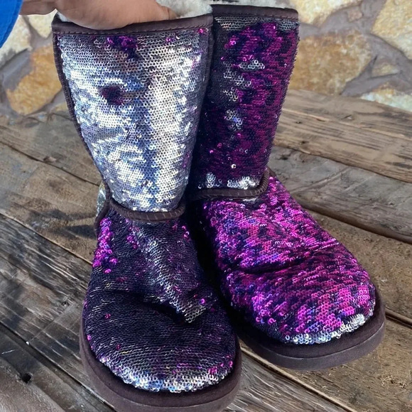 Check out this nice womens UGG winter boots size 7 they change colors - Picture 10 of 10